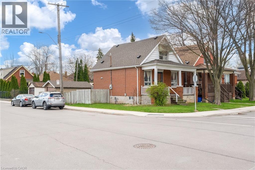 118 Cameron Avenue N, Hamilton, ON