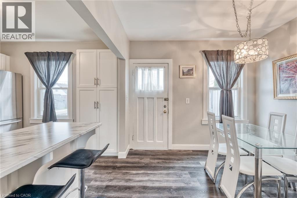 118 Cameron Avenue N, Hamilton, ON