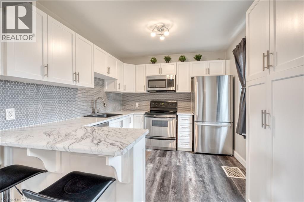 118 Cameron Avenue N, Hamilton, ON