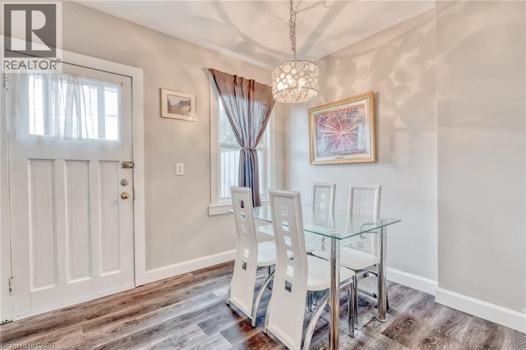 118 Cameron Avenue N, Hamilton, ON