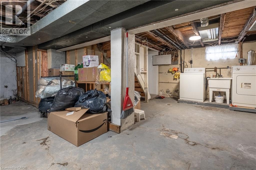 118 Cameron Avenue N, Hamilton, ON