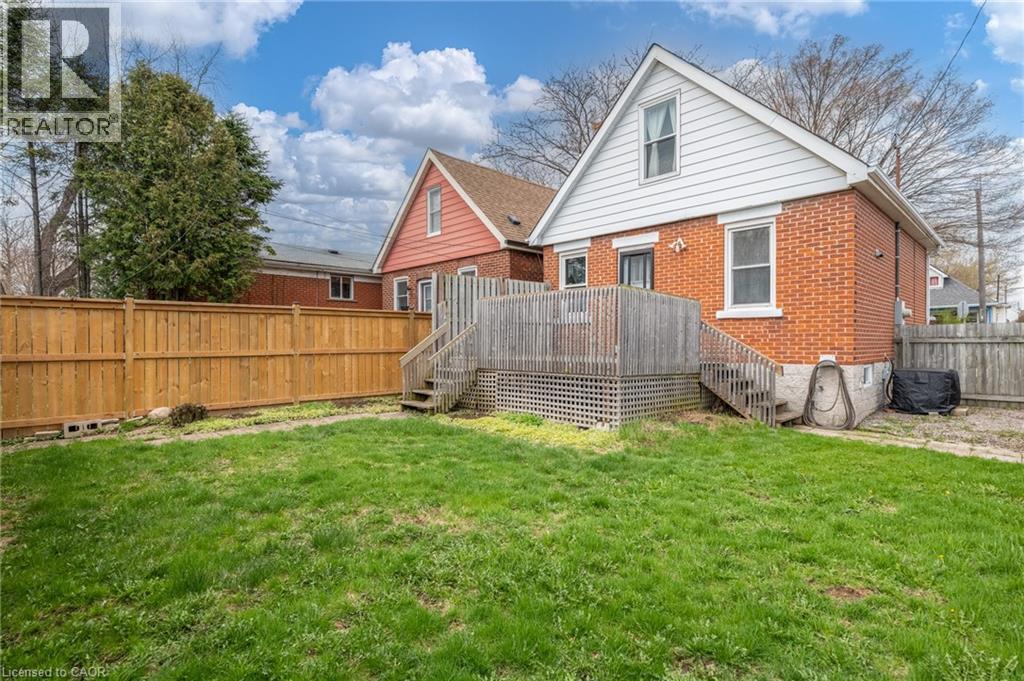 118 Cameron Avenue N, Hamilton, ON