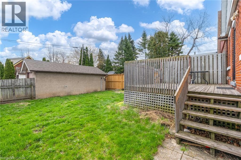 118 Cameron Avenue N, Hamilton, ON