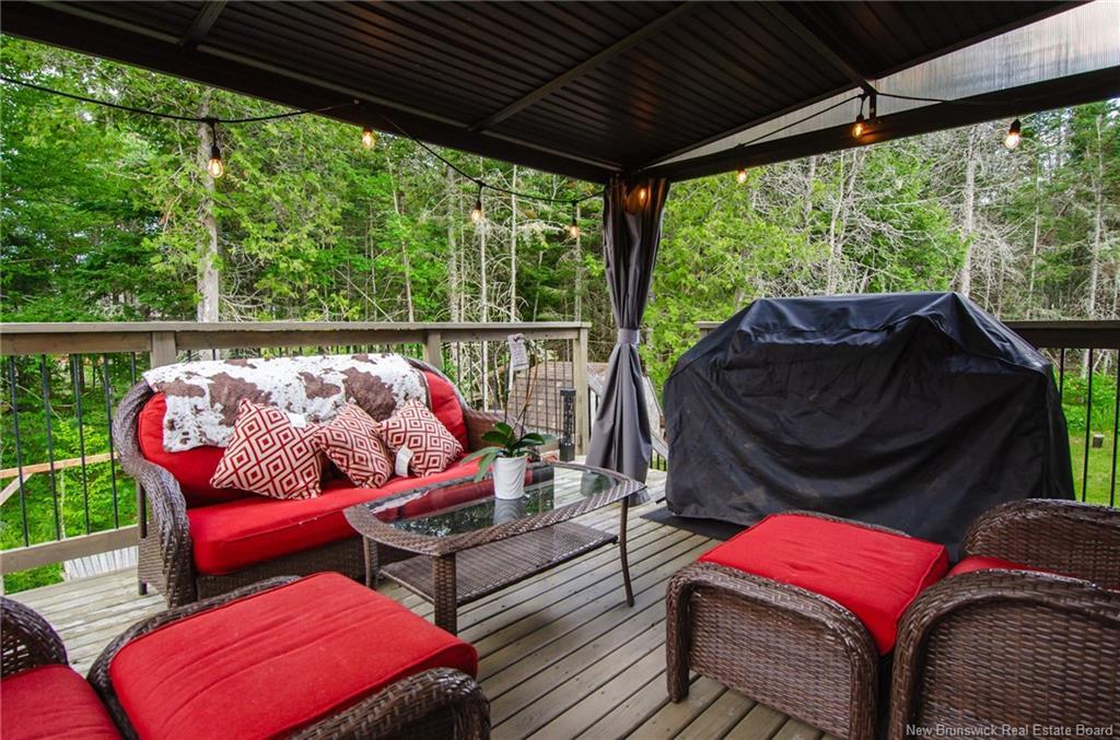 18 Castlewood Dr, Hampton, NB