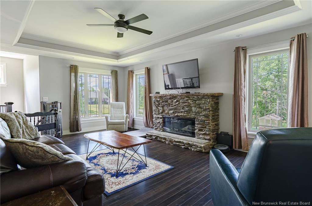 18 Castlewood Dr, Hampton, NB