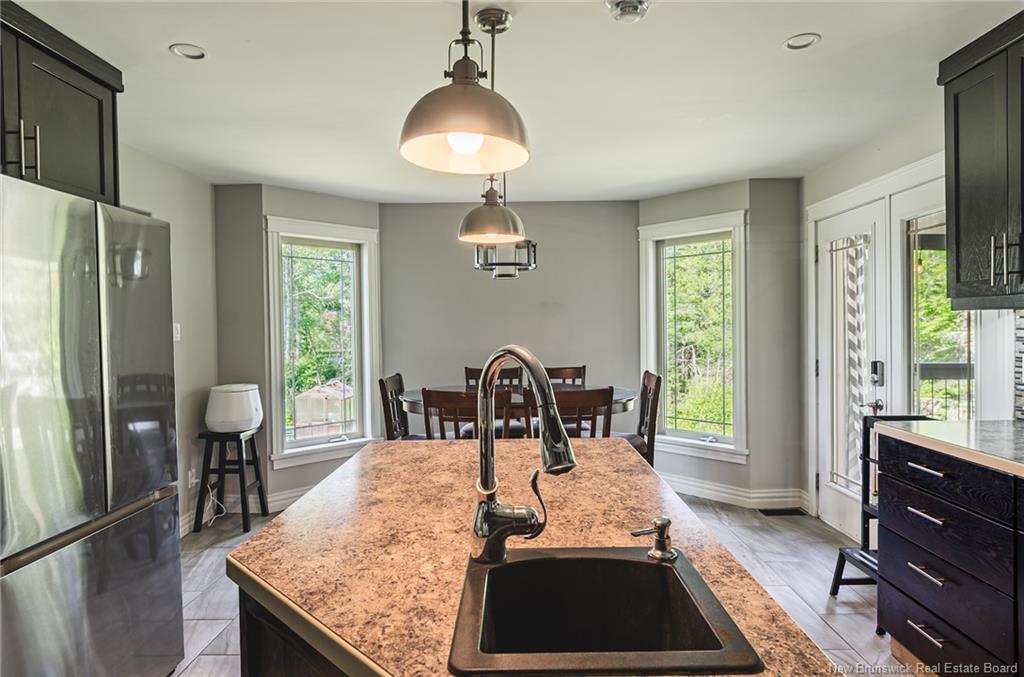 18 Castlewood Dr, Hampton, NB