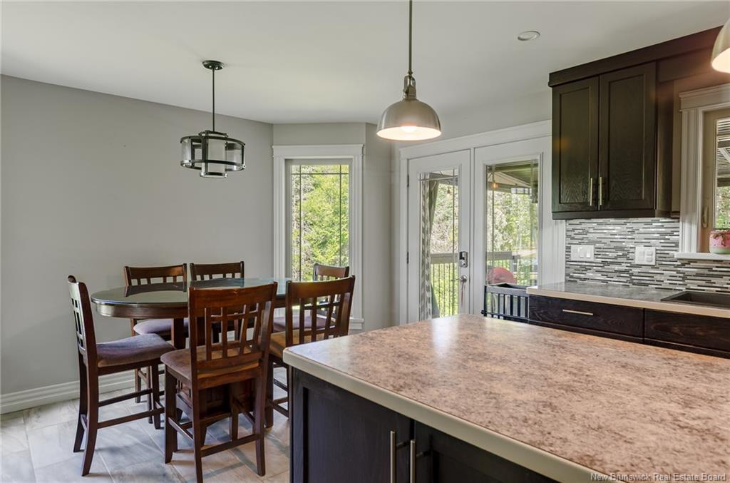 18 Castlewood Dr, Hampton, NB