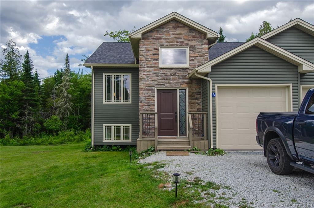18 Castlewood Dr, Hampton, NB