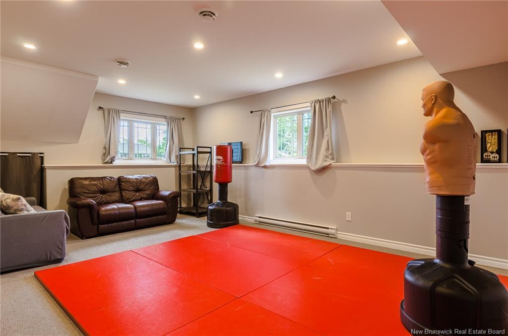 18 Castlewood Dr, Hampton, NB