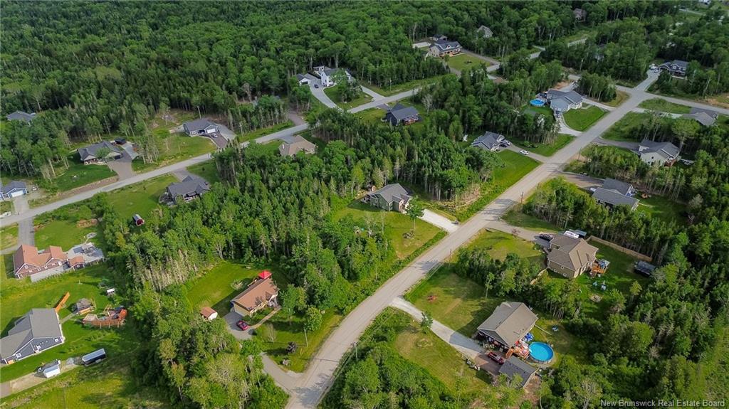 18 Castlewood Dr, Hampton, NB