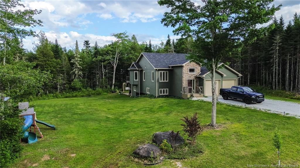18 Castlewood Dr, Hampton, NB