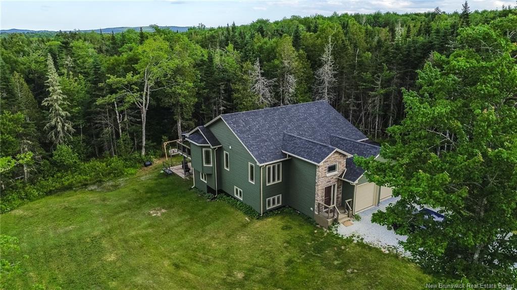 18 Castlewood Dr, Hampton, NB