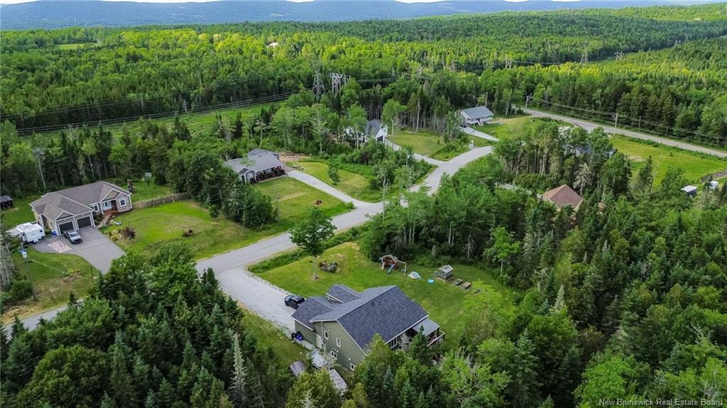 18 Castlewood Dr, Hampton, NB