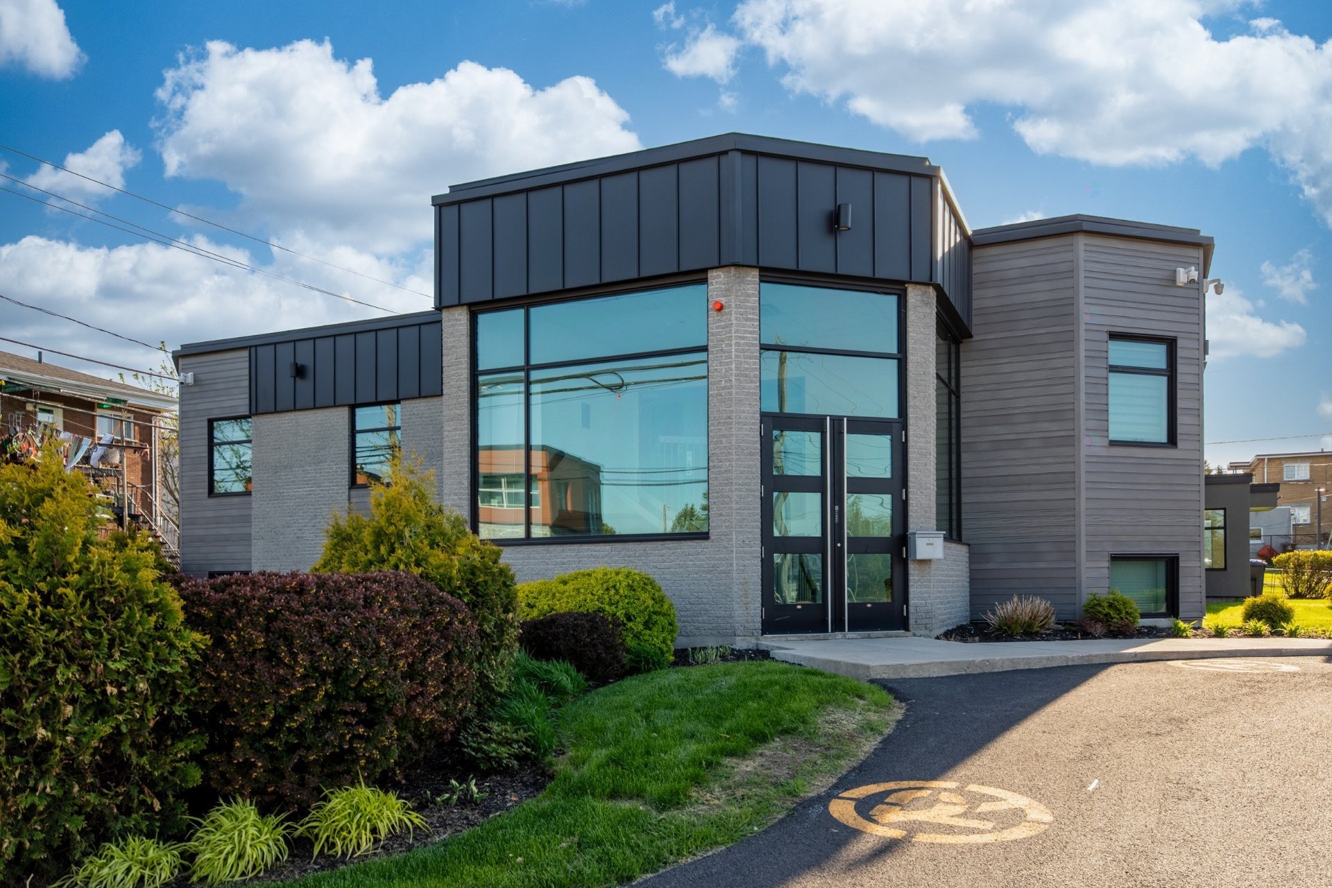 Front of Structure - 460 Rue Jacques-Cartier S., Saint-Jean-Sur-Richelieu, QC - Outdoor