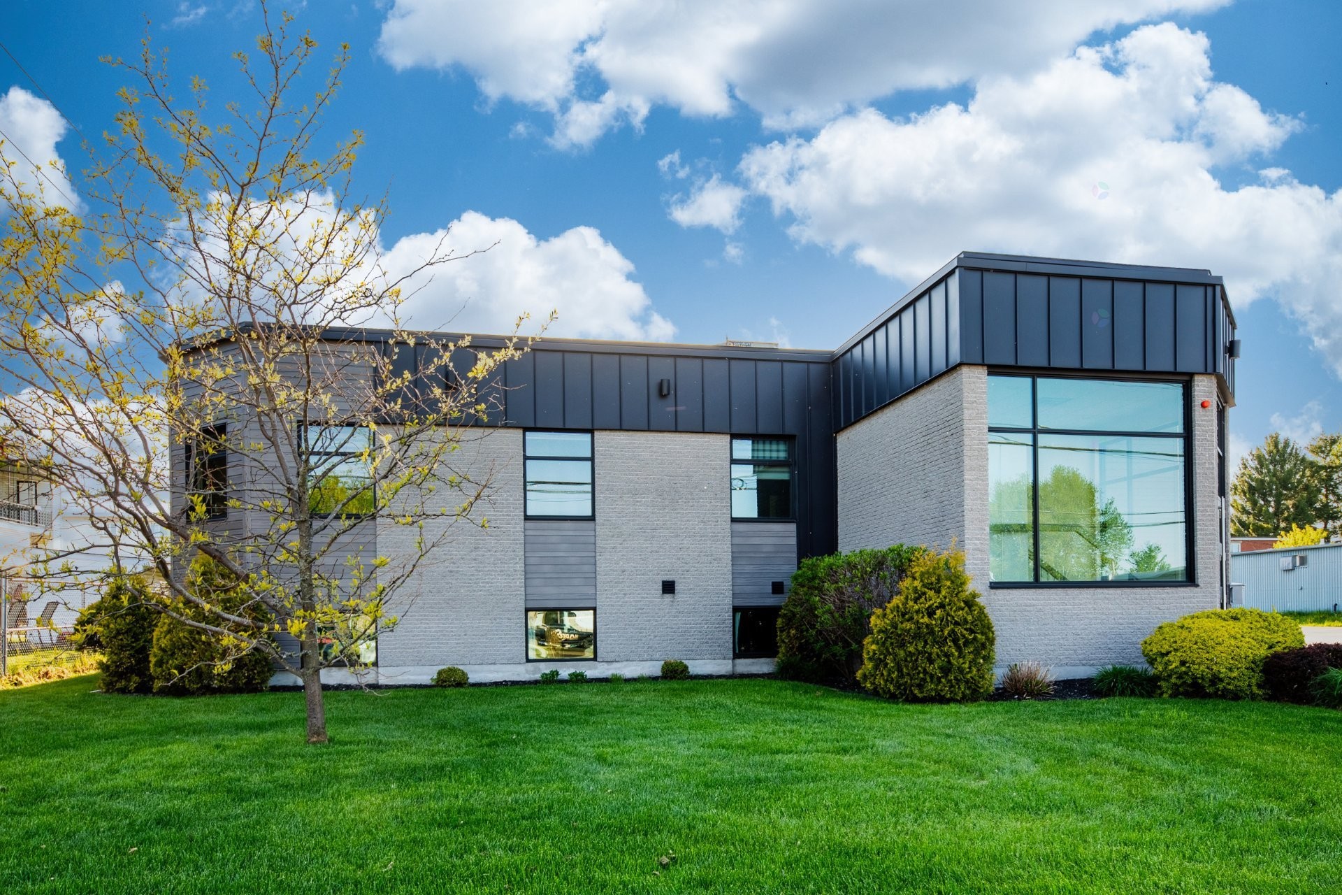 Front of Structure - 460 Rue Jacques-Cartier S., Saint-Jean-Sur-Richelieu, QC - Outdoor