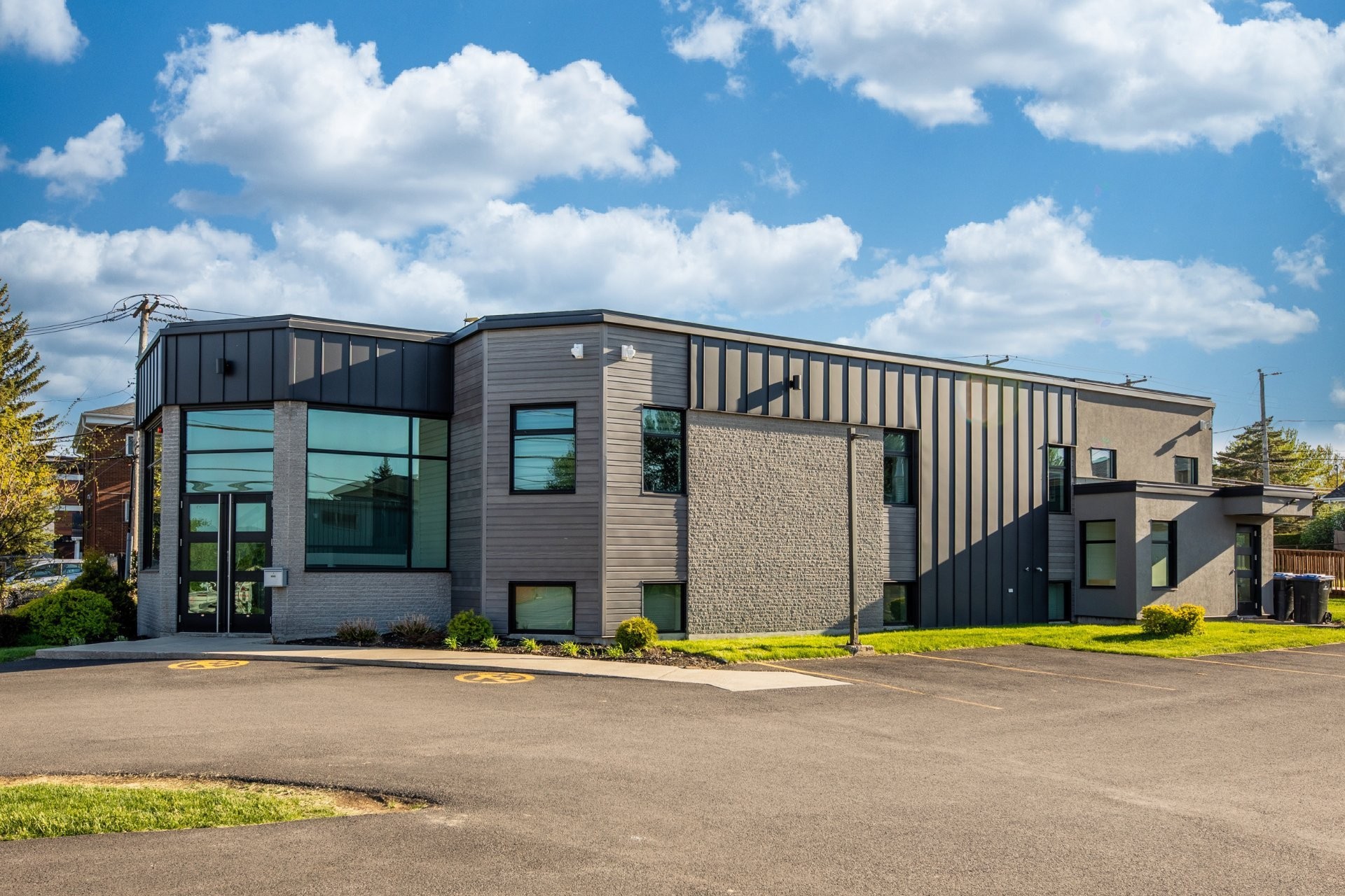 Front of Structure - 460 Rue Jacques-Cartier S., Saint-Jean-Sur-Richelieu, QC - Outdoor