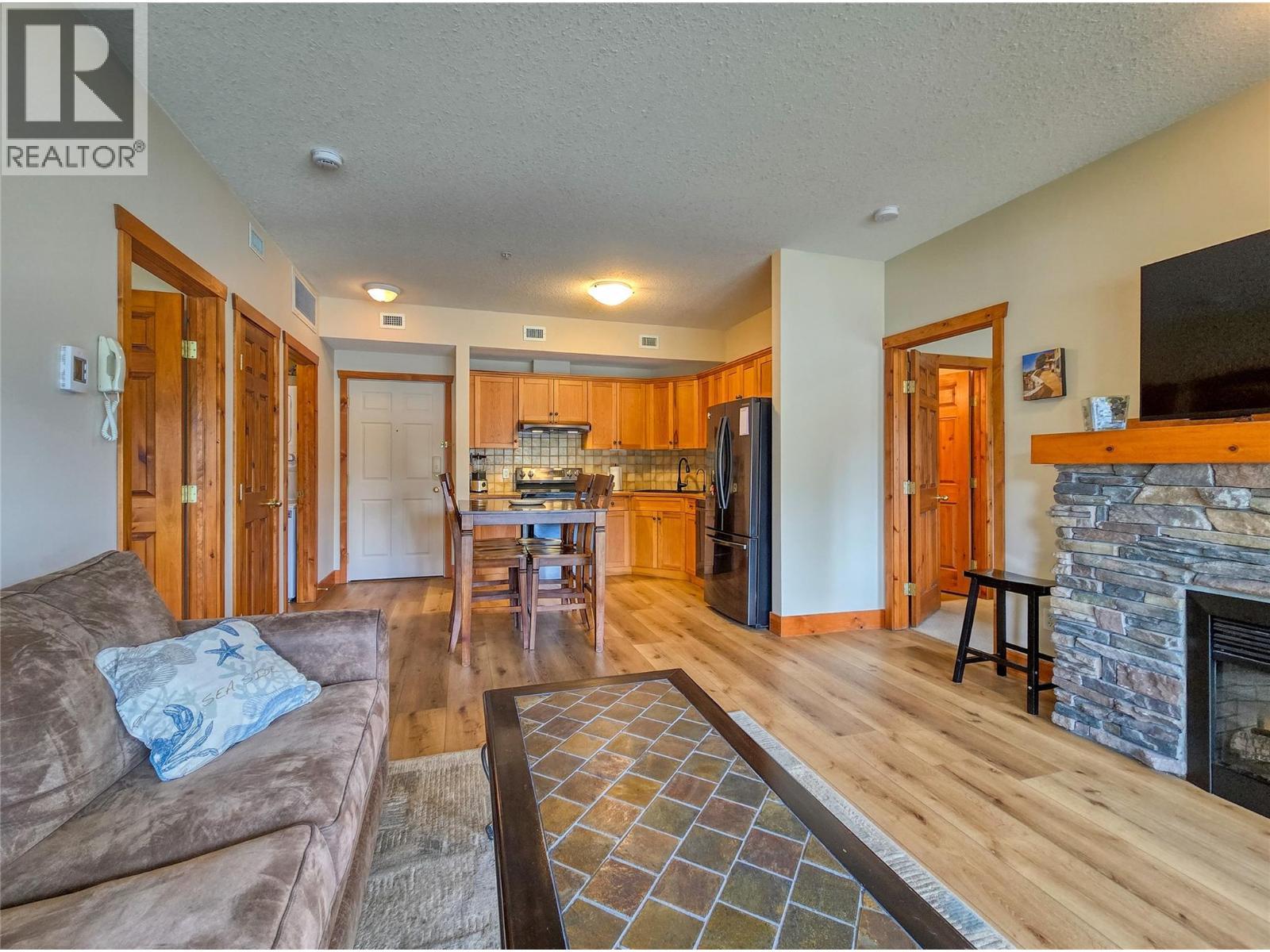 701 14A Crescent Unit# 102, Invermere, BC