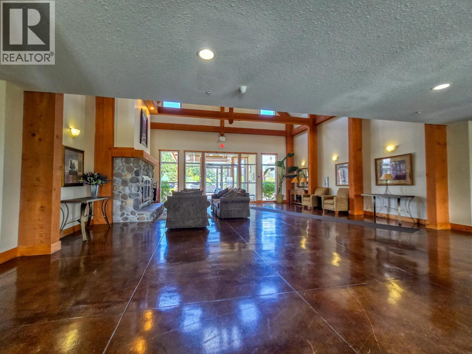 701 14A Crescent Unit# 102, Invermere, BC