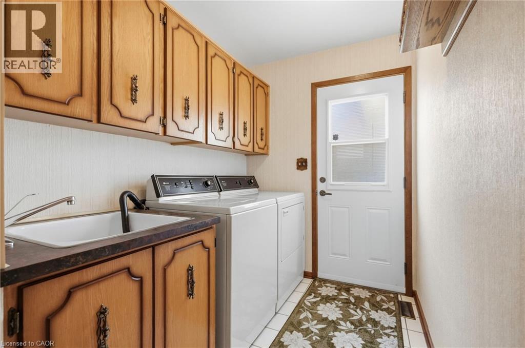 11 Tanera Crescent, St. Catharines, ON - Indoor Photo Showing Laundry Room