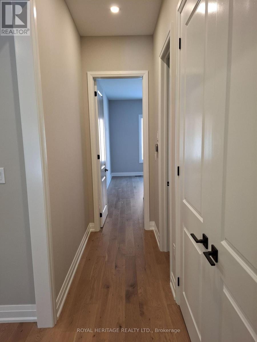 8 St Augustine Drive, Whitby, ON