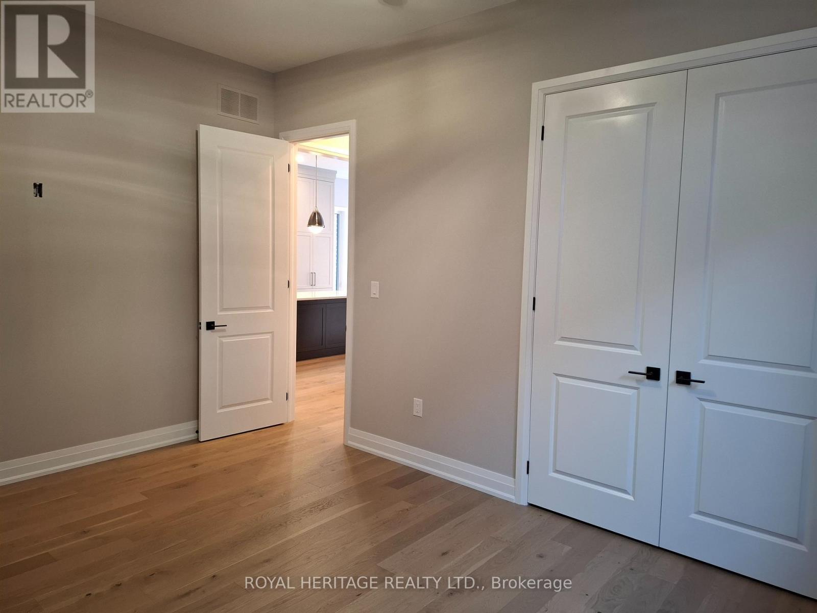 8 St Augustine Drive, Whitby, ON