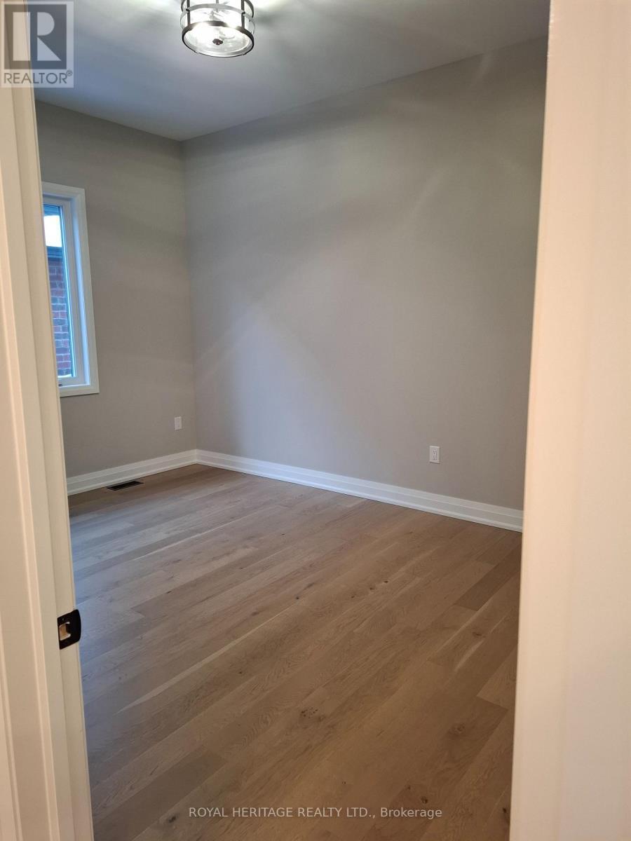 8 St Augustine Drive, Whitby, ON