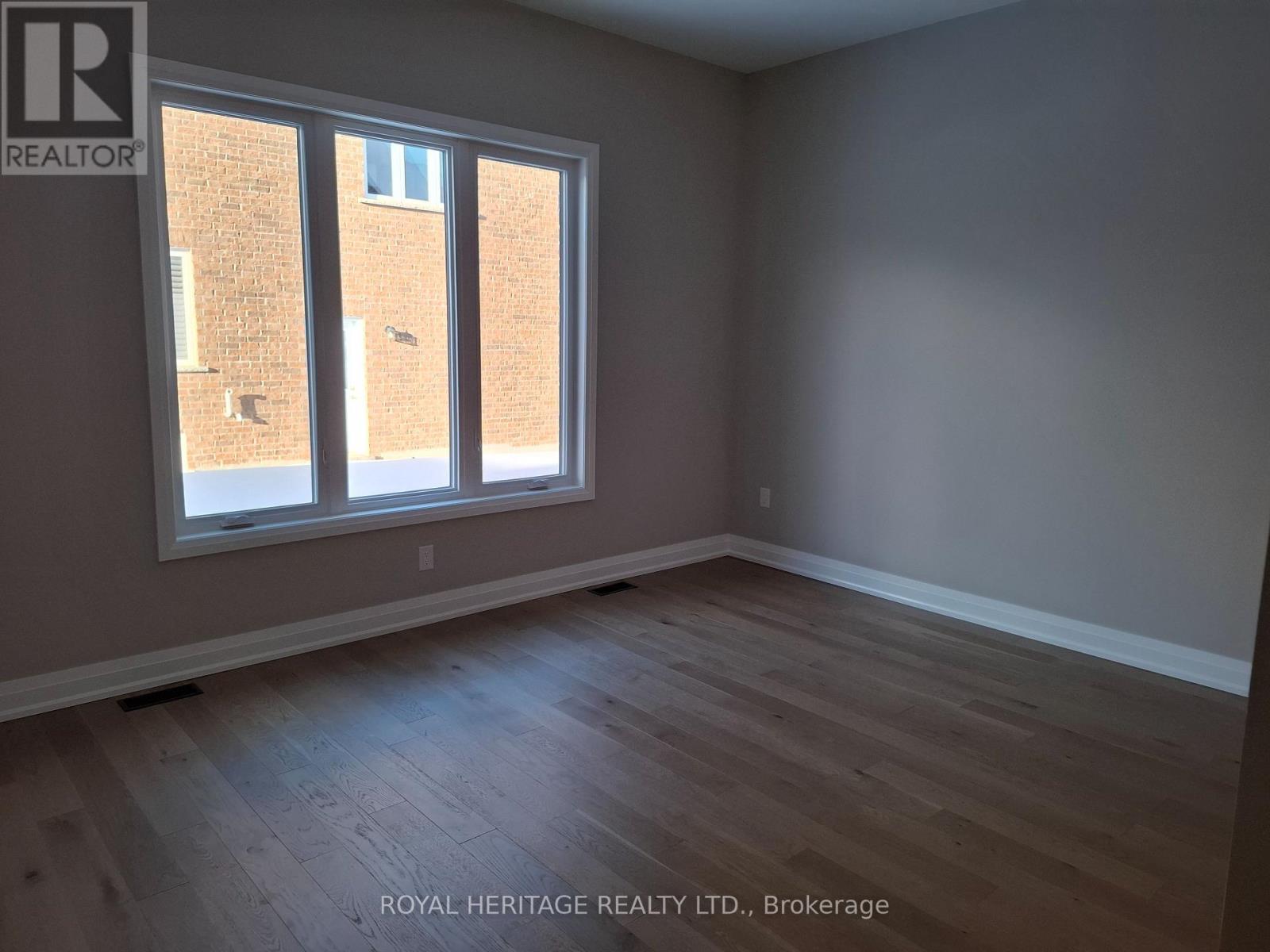 8 St Augustine Drive, Whitby, ON