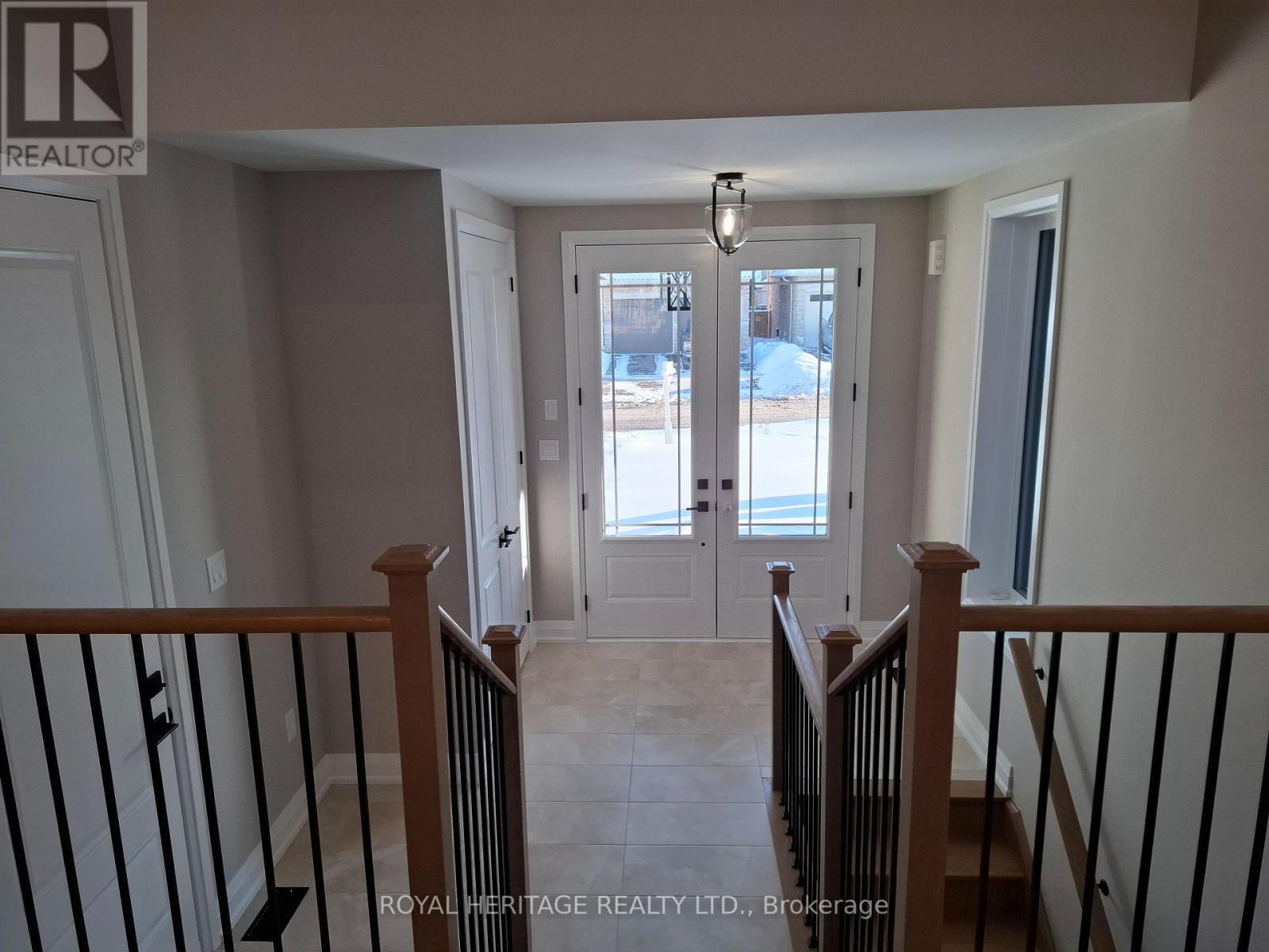 8 St Augustine Drive, Whitby, ON