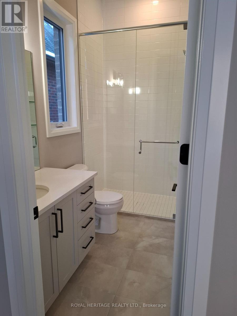 8 St Augustine Drive, Whitby, ON