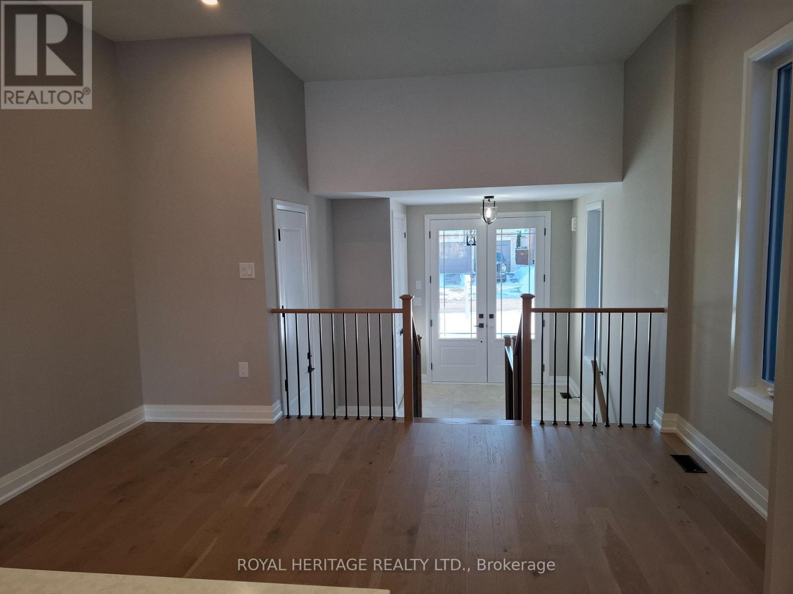 8 St Augustine Drive, Whitby, ON