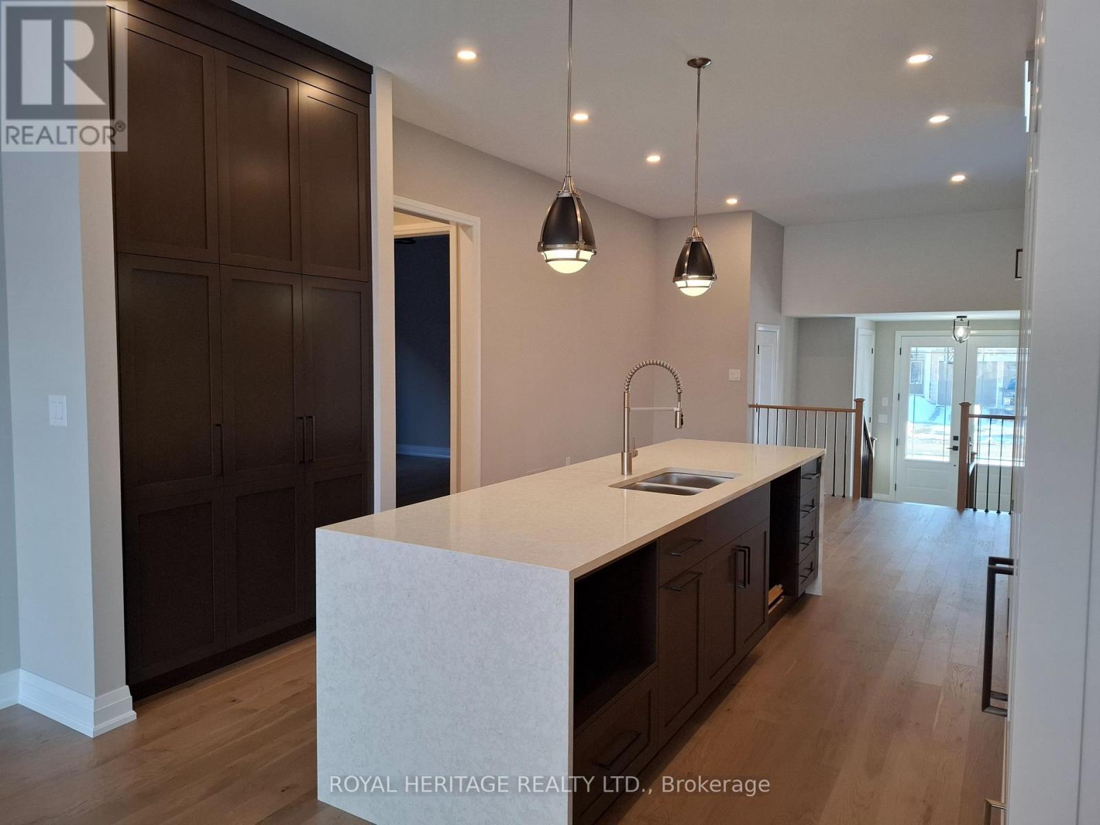 8 St Augustine Drive, Whitby, ON
