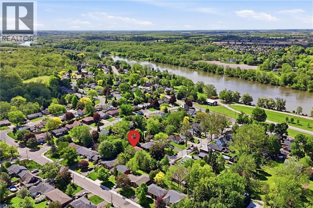 52 Grand Avenue, Caledonia, ON