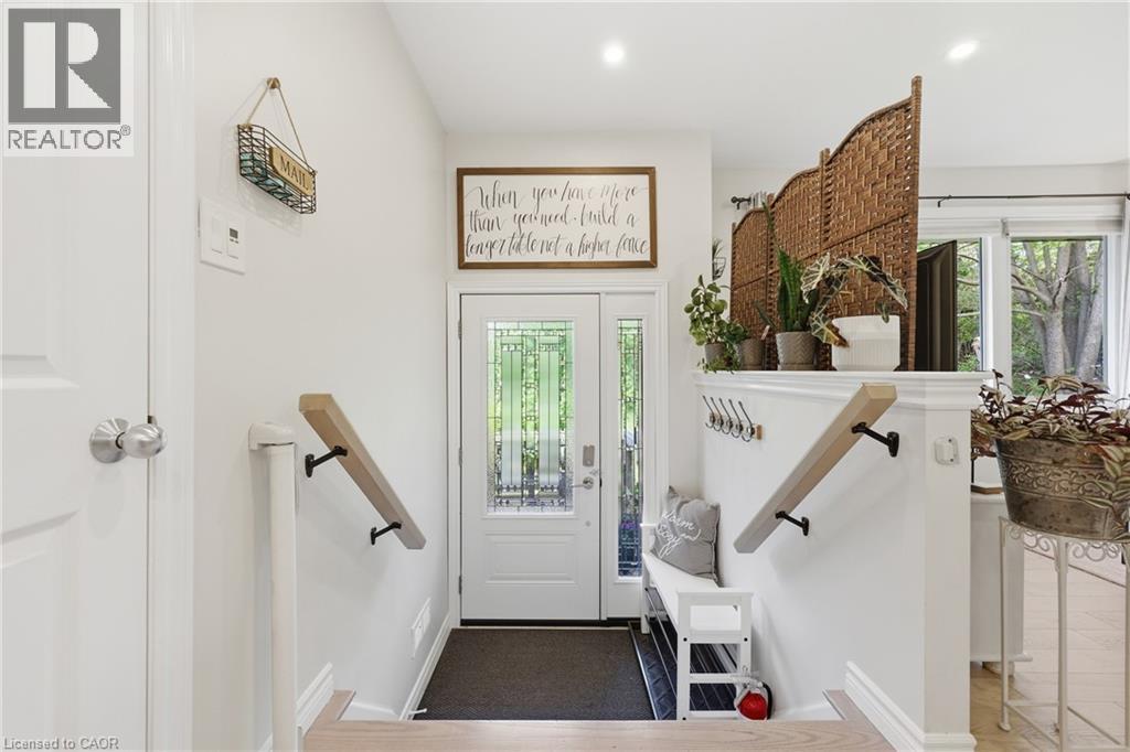 52 Grand Avenue, Caledonia, ON
