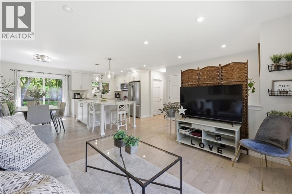 52 Grand Avenue, Caledonia, ON