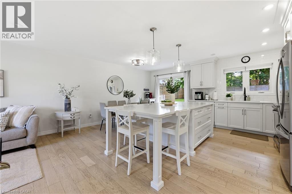 52 Grand Avenue, Caledonia, ON