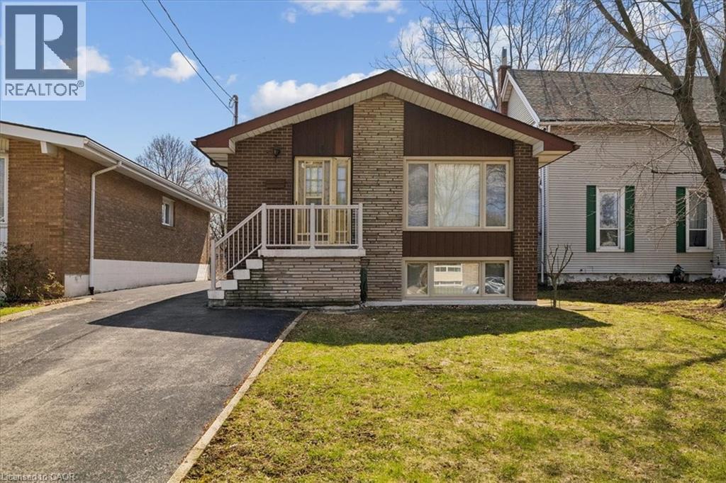 11 Duff Street, Hamilton, ON