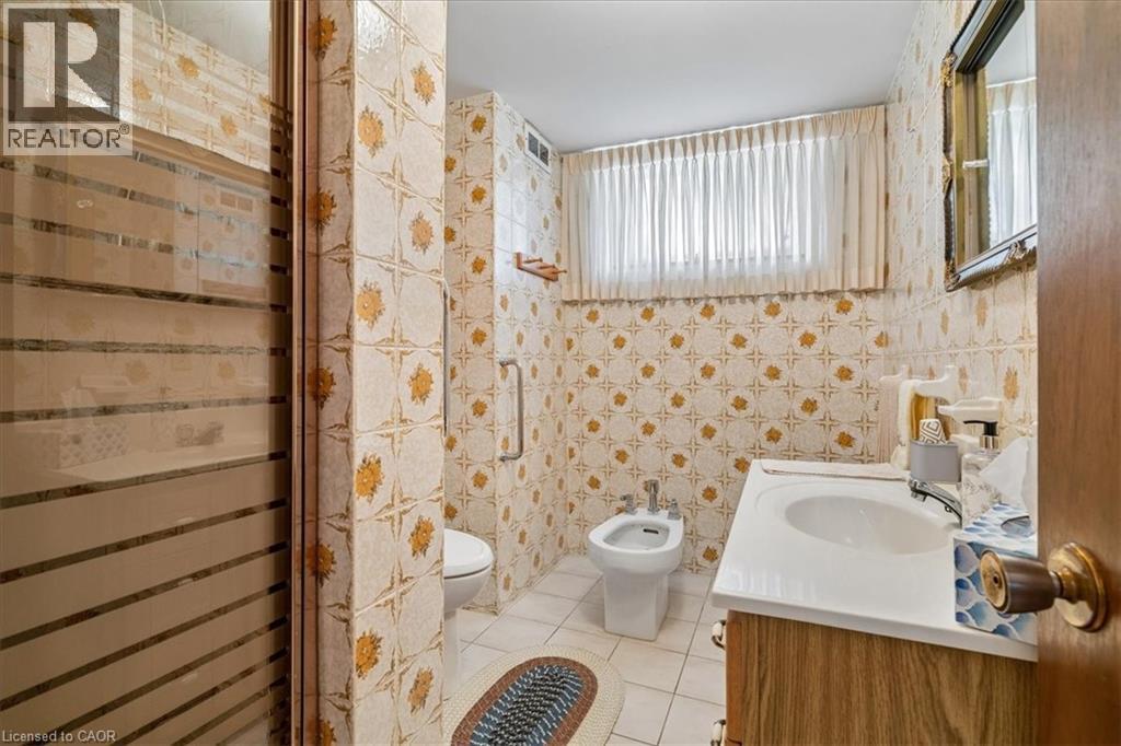 11 Duff Street, Hamilton, ON