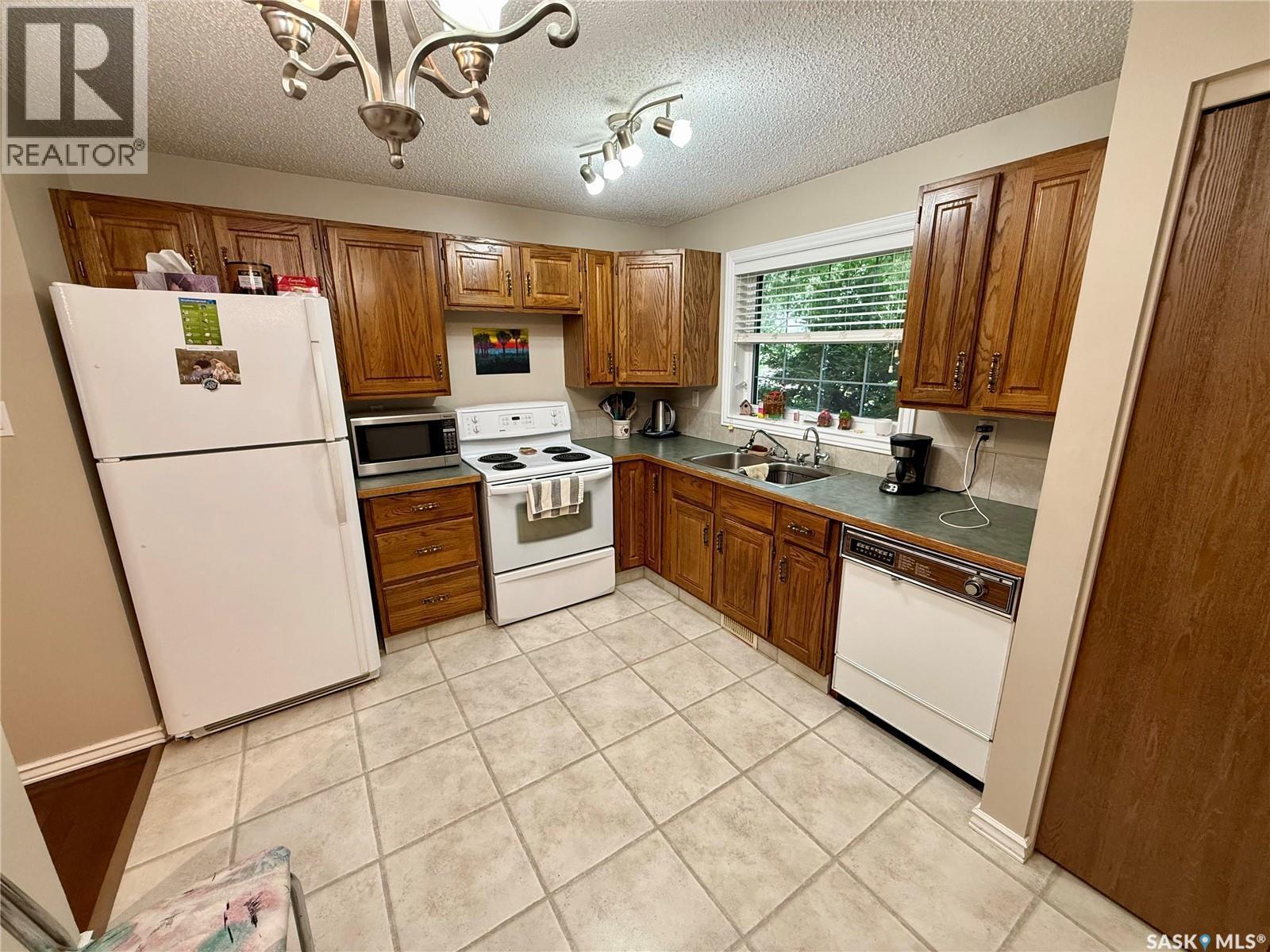 831 Seymour Crescent N, Regina, SK