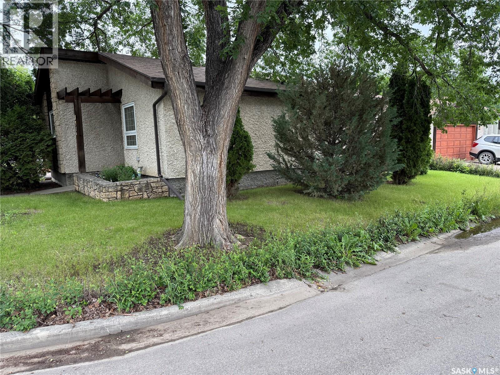 831 Seymour Crescent N, Regina, SK
