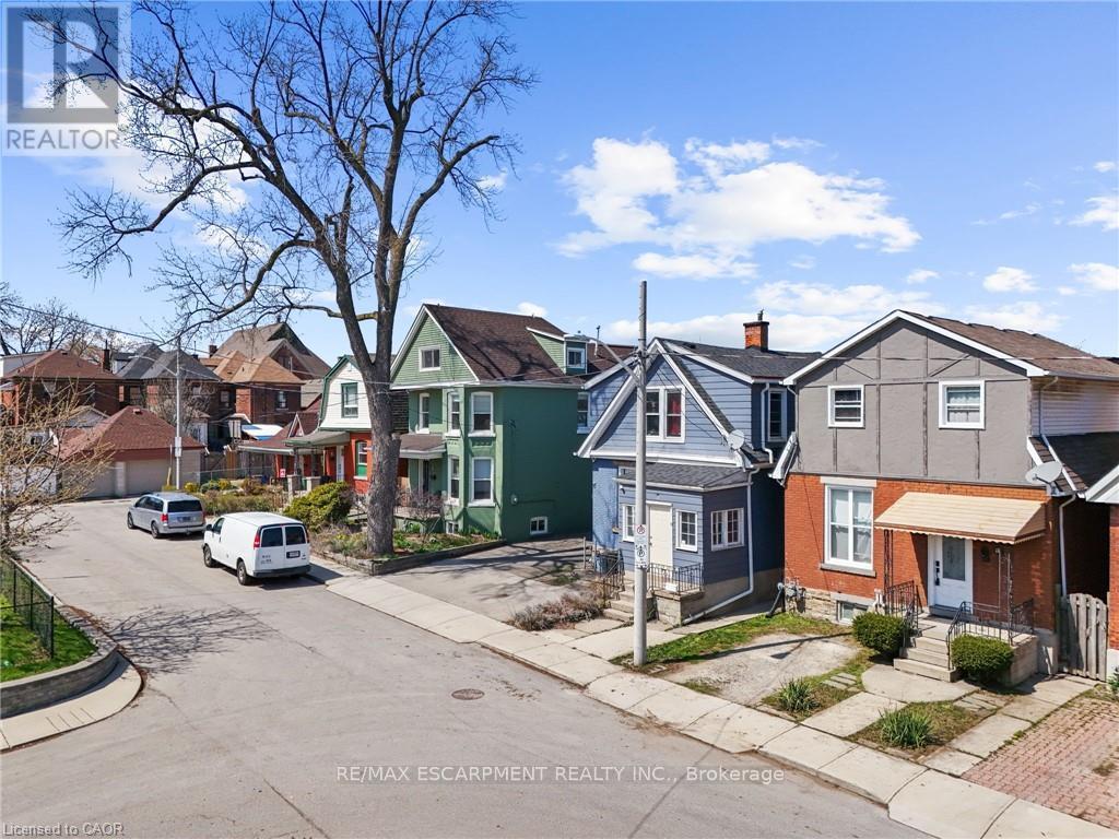 11 Wright Avenue, Hamilton, ON