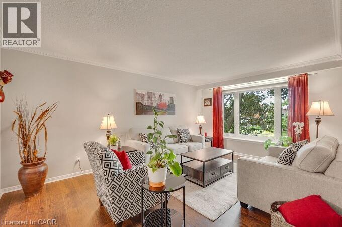 4162 Sutherland Crescent, Burlington, ON - Indoor Photo Showing Living Room