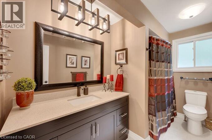 4162 Sutherland Crescent, Burlington, ON - Indoor Photo Showing Bathroom