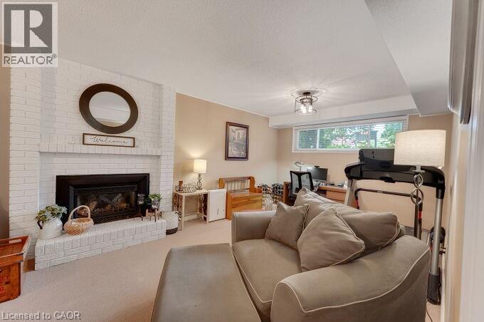 4162 Sutherland Crescent, Burlington, ON - Indoor Photo Showing Living Room With Fireplace
