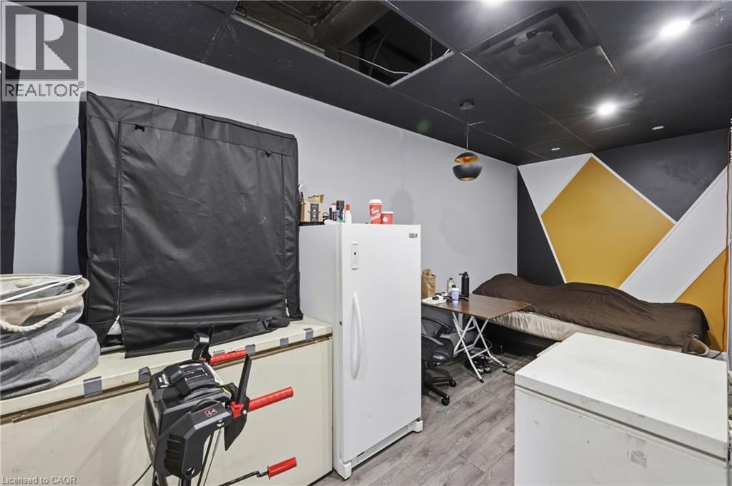 239 York Boulevard, Hamilton, ON