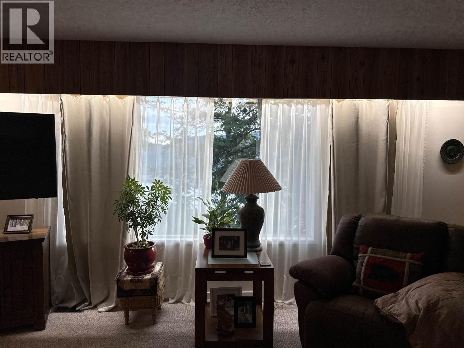 2400 Arnoldus Road, Quesnel, BC - Indoor