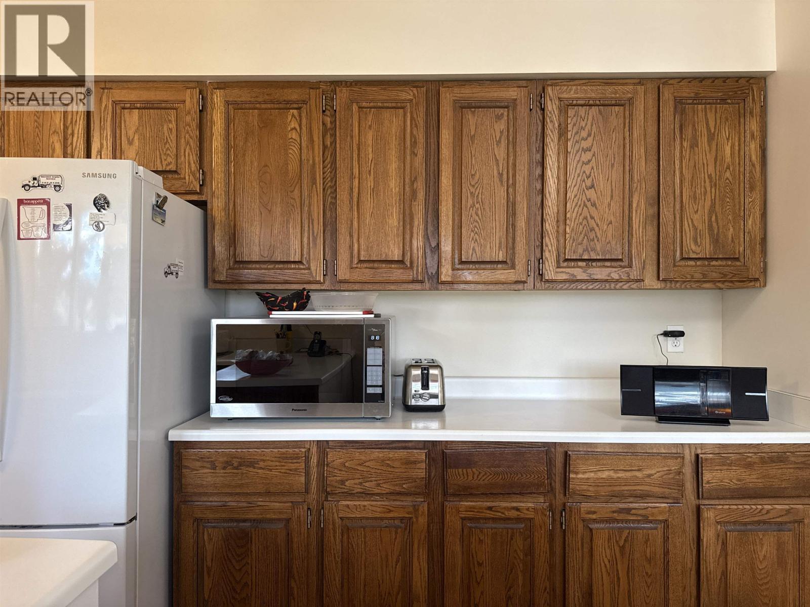 2400 Arnoldus Road, Quesnel, BC - Indoor Photo Showing Kitchen