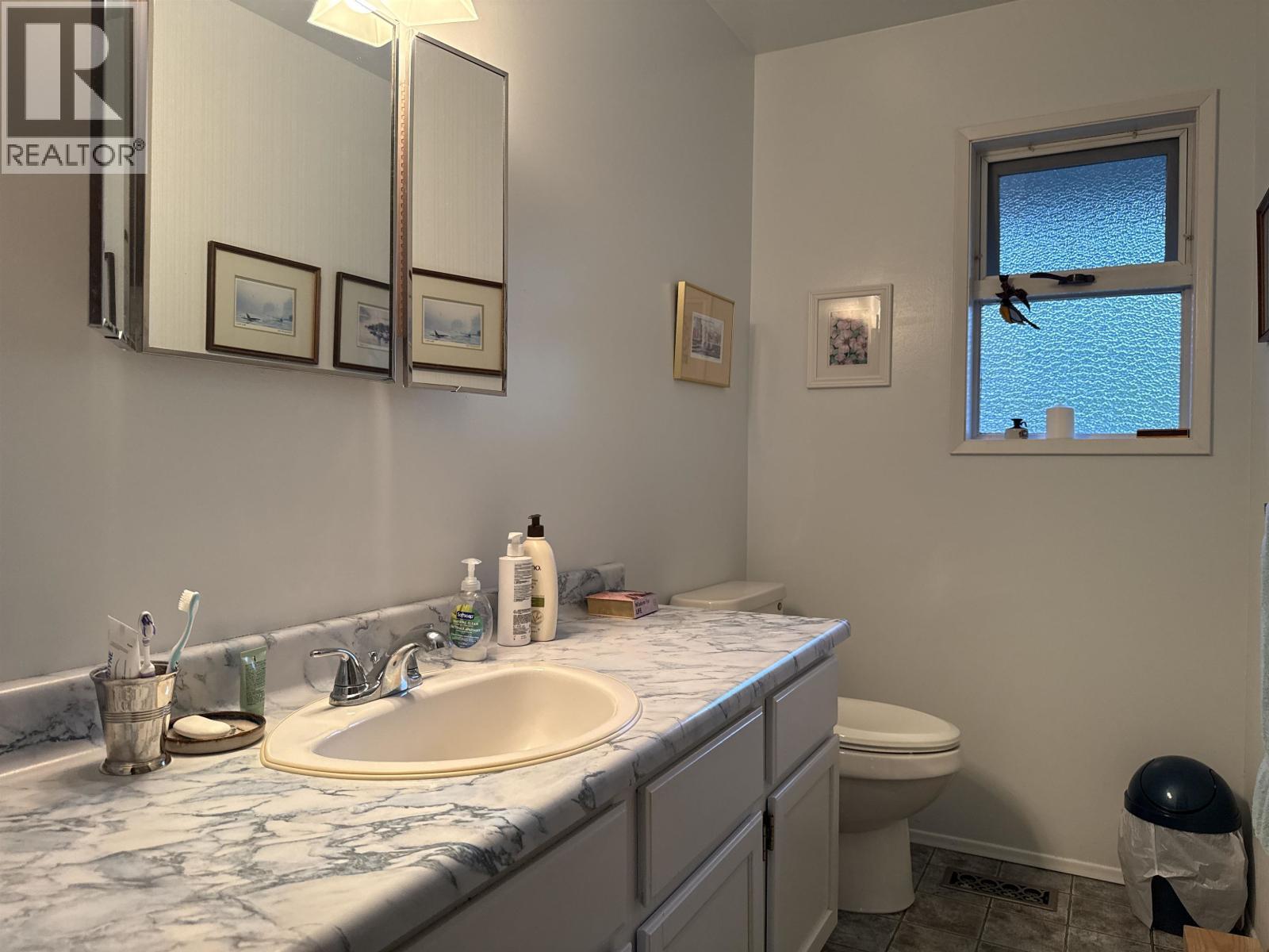 2400 Arnoldus Road, Quesnel, BC - Indoor Photo Showing Bathroom