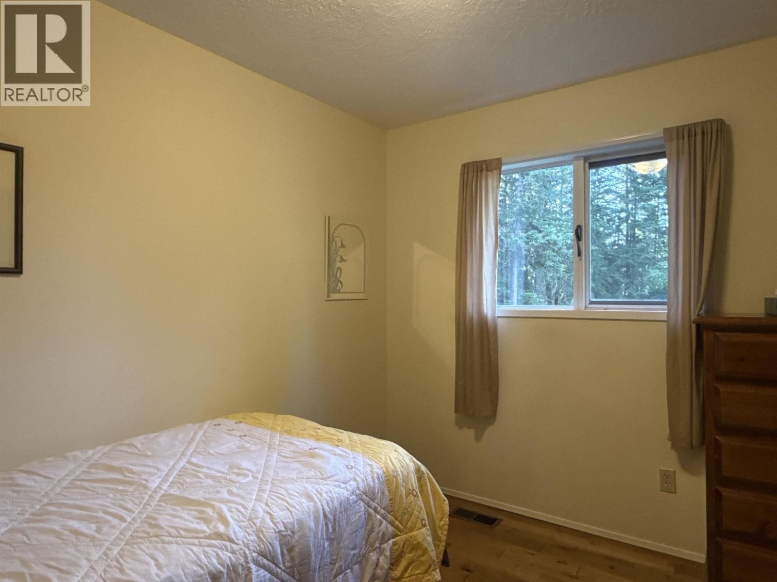 2400 Arnoldus Road, Quesnel, BC - Indoor Photo Showing Bedroom