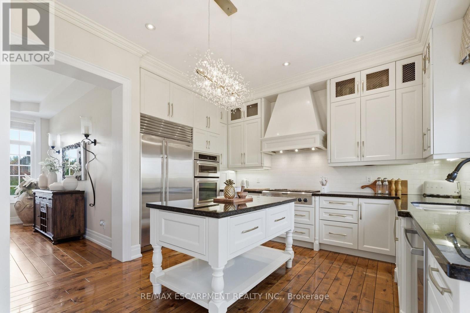950 Fredonia Drive, Mississauga, ON