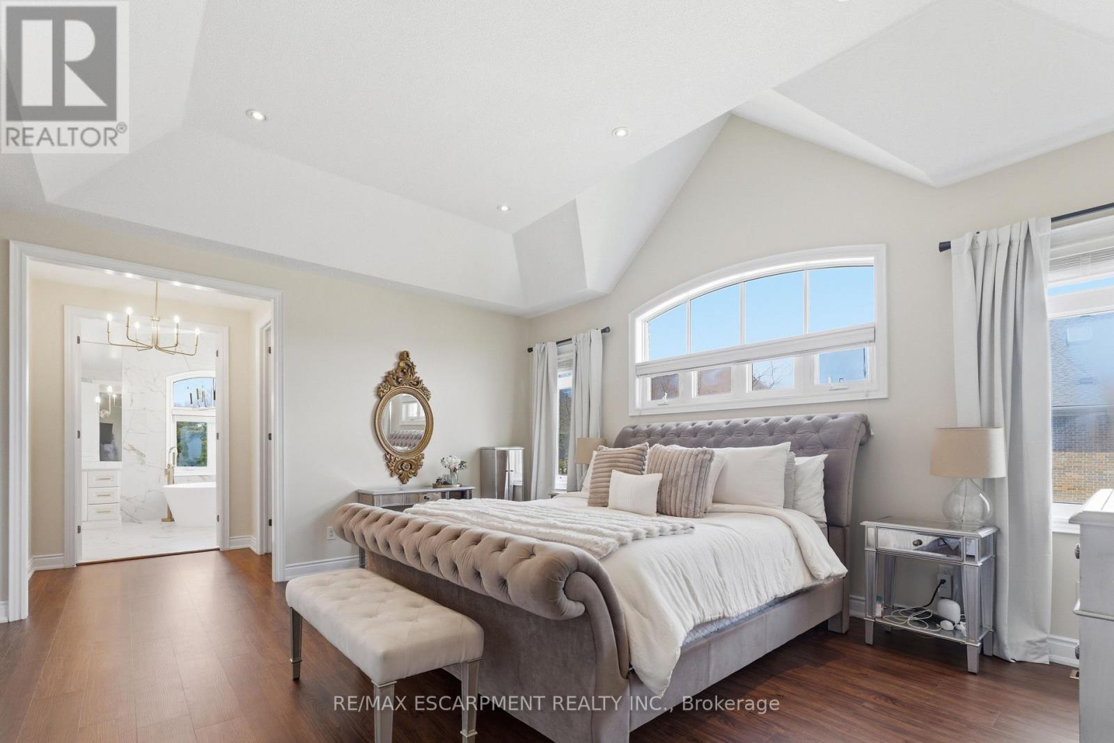 950 Fredonia Drive, Mississauga, ON